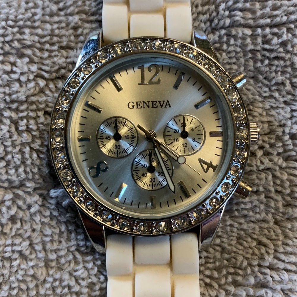 Working Geneva White Silicone Watch with 3 faux timers & Brand New B…